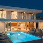 Amazing Seafront Croatian 5 Bedrooms Pearl