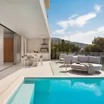 Villa White Pearl: Seafront Luxury With Infinity Pool In Primosten