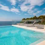 Amazing Seafront Croatian 5 Bedrooms Pearl * Primošten