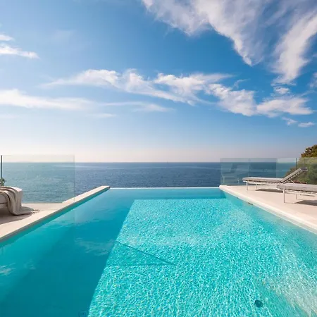 Amazing Seafront Croatian 5 Bedrooms Pearl فيلة