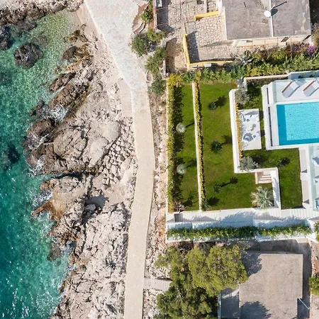 Amazing Seafront Croatian 5 Bedrooms Pearl