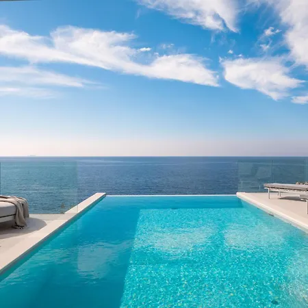 Amazing Seafront Croatian 5 Bedrooms Pearl