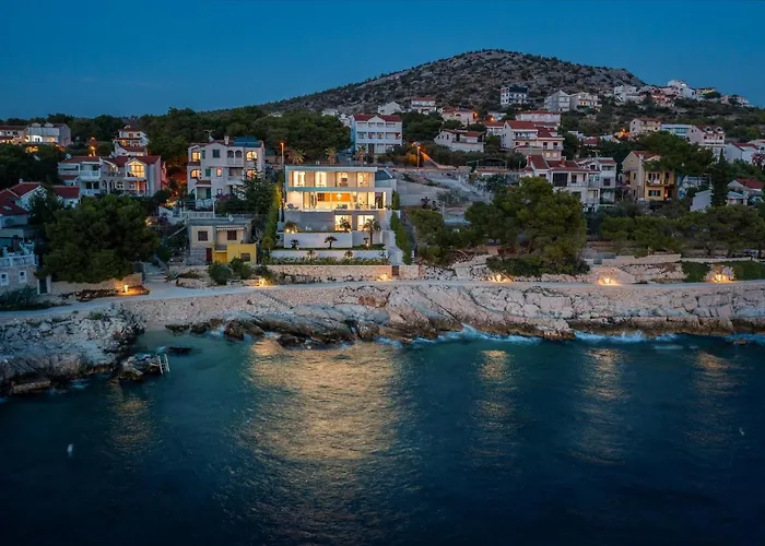 Amazing Seafront Croatian 5 Bedrooms Pearl