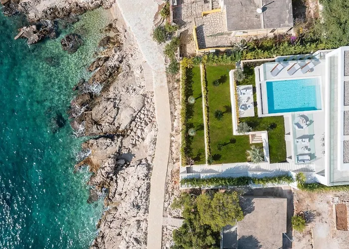 Amazing Seafront Croatian 5 Bedrooms Pearl