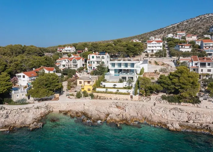 Amazing Seafront Croatian 5 Bedrooms Pearl Villa Primošten