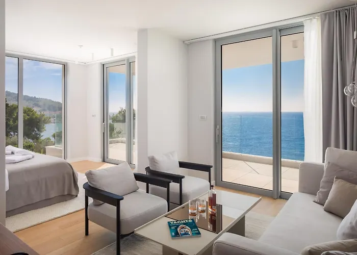 Amazing Seafront Croatian 5 Bedrooms Pearl Villa