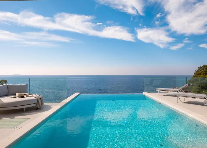 Amazing Seafront Croatian 5 Bedrooms Pearl