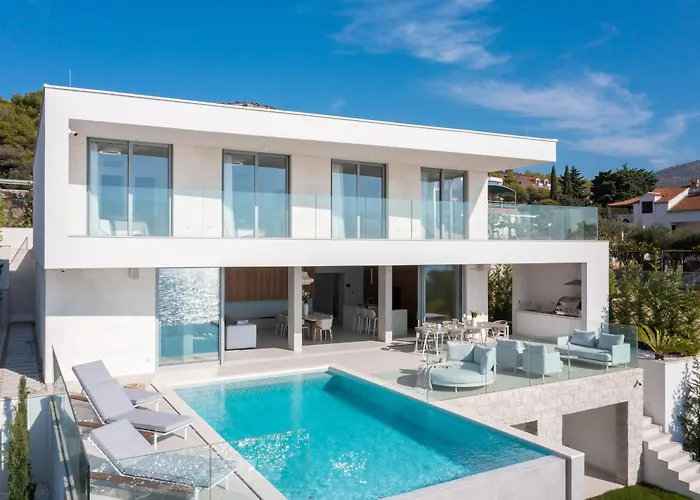 Villa Amazing Seafront Croatian 5 Bedrooms Pearl Primošten