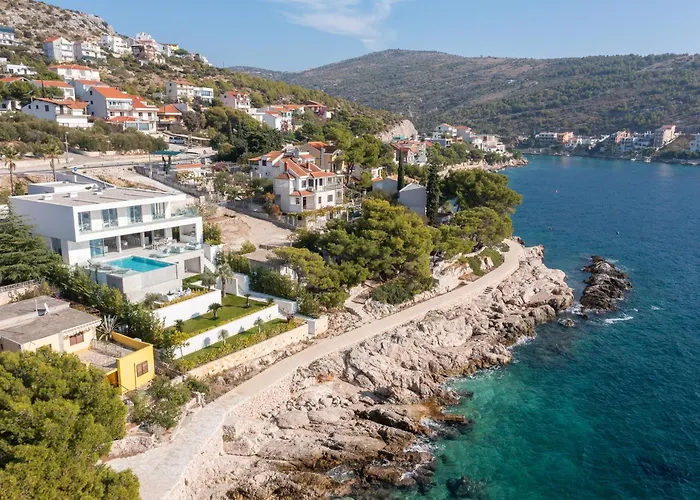 Amazing Seafront Croatian 5 Bedrooms Pearl Villa *